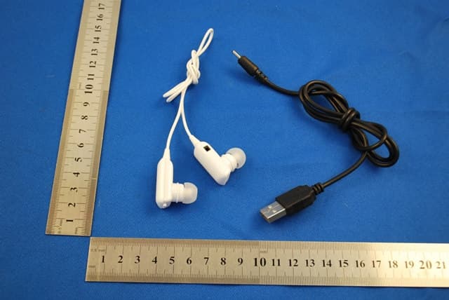 Bluetooth headset - FCC ID YGKBC5 - SHENZHEN ROMAN TECHNOLOGY CO.,LTD. (3)