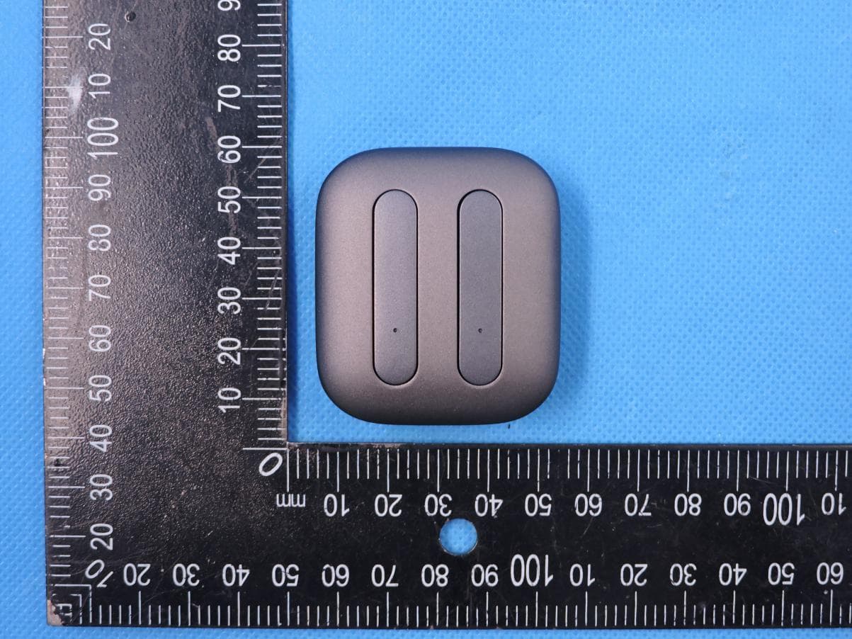 True Wireless Stereo - FCC ID YHLBLUARIAPD - BLU Products, Inc. (2)