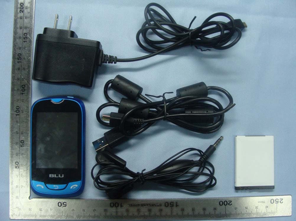 GSM mobile phone - FCC ID YHLBLUCHARLESTC - BLU Products, Inc. (2)