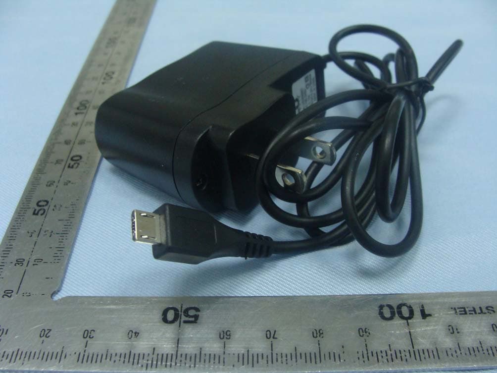 GSM mobile phone - FCC ID YHLBLUCHARLESTC - BLU Products, Inc. (4)