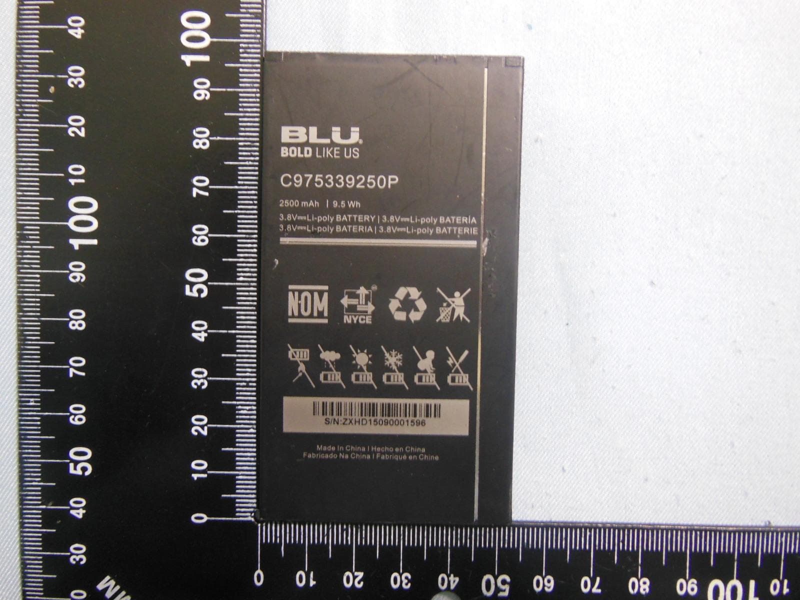 Mobile phone - FCC ID YHLBLUDXPLUSLTE - BLU Products, Inc. (2)