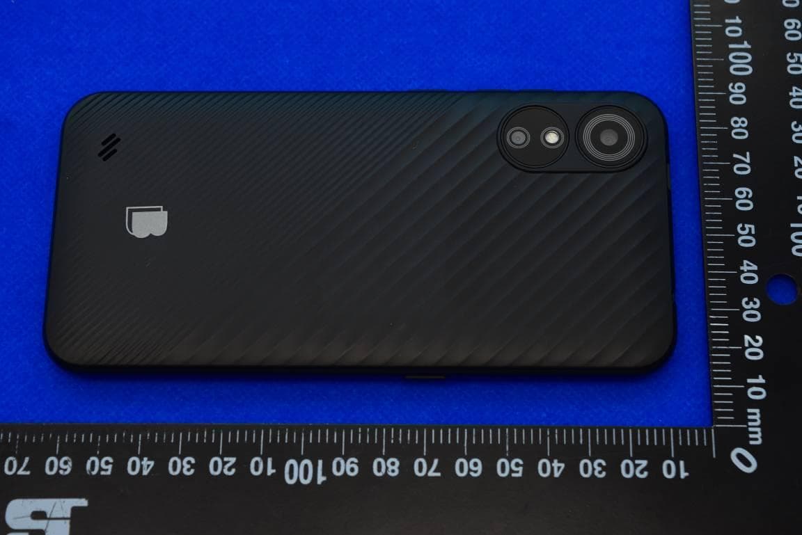 Smart Phone with GSM, WCDMA, LTE, Bluetooth and WiFi - FCC ID YHLBLUG33 - BLU Products, Inc. (3)