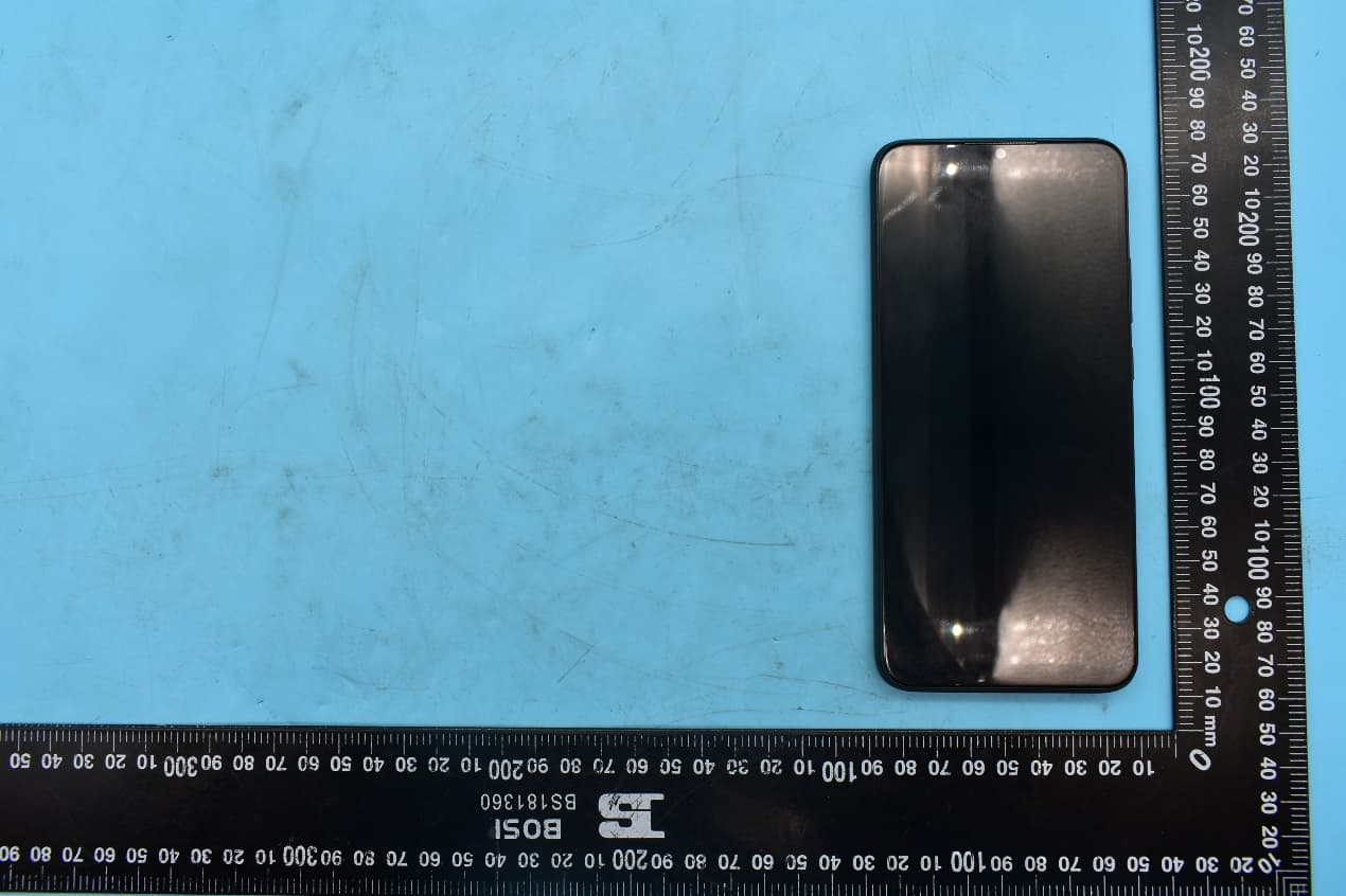 Smart Phone with GSM, WCDMA, LTE, WiFi and Bluetooth - FCC ID YHLBLUG51PS - BLU Products, Inc. (5)
