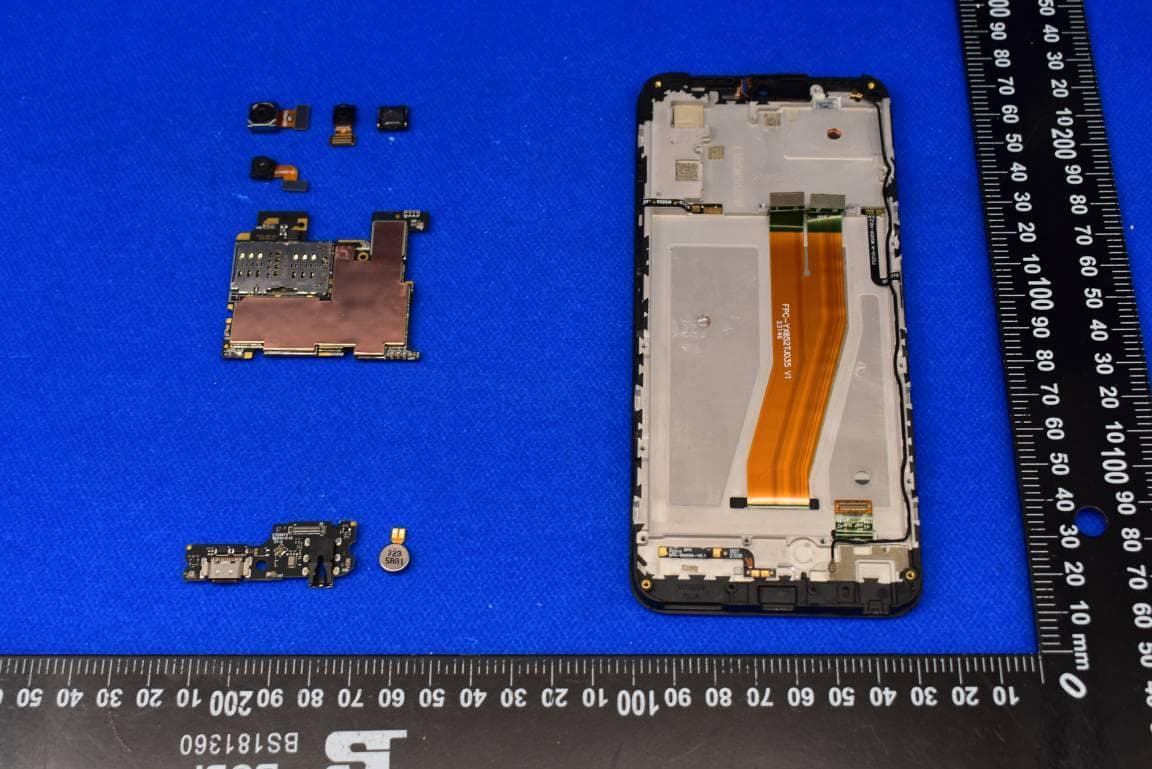 Smart Phone with GSM, WCDMA, LTE, WiFi and Bluetooth - FCC ID YHLBLUG53W851 - BLU Products, Inc. (4)