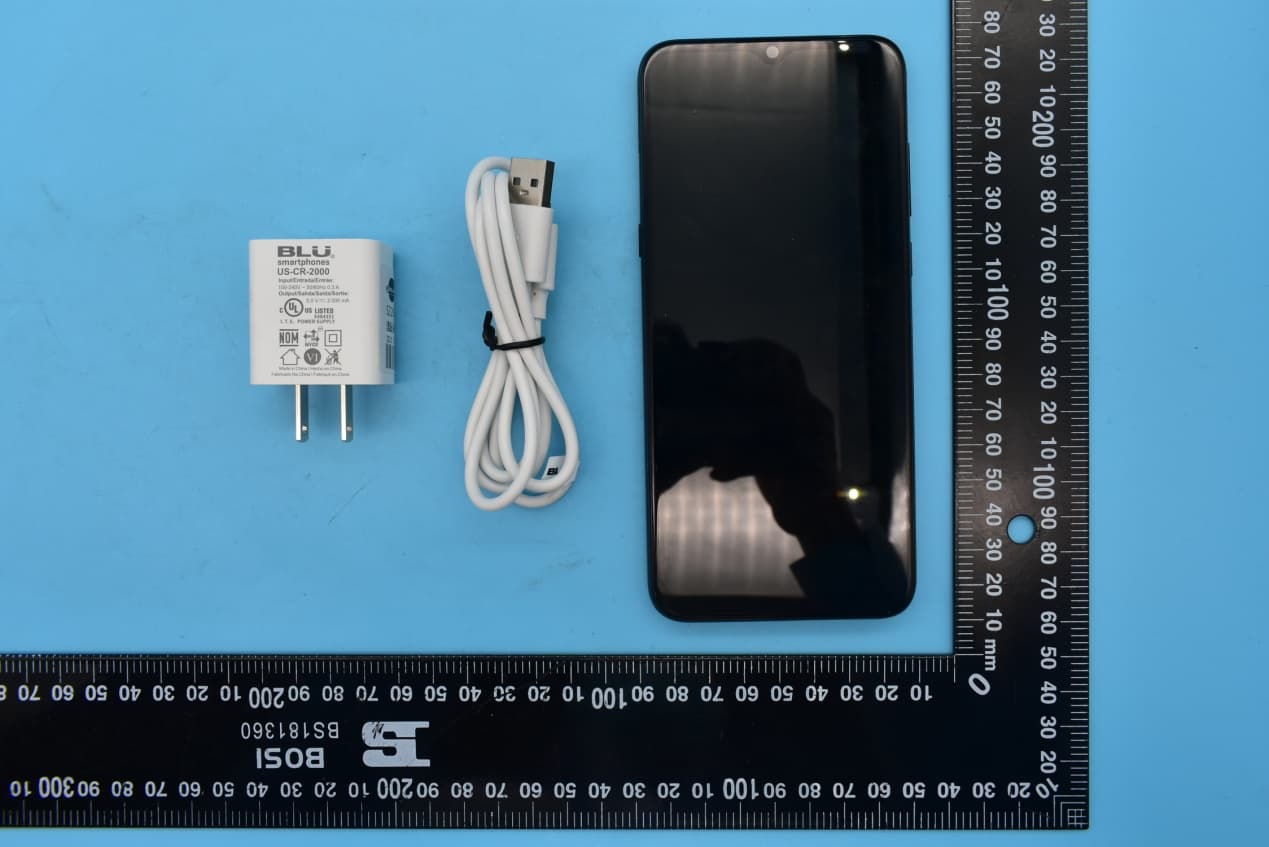 Smart Phone with Bluetooth, WiFi, GSM, WCDMA and LTE - FCC ID YHLBLUG61 - BLU Products, Inc. (3)