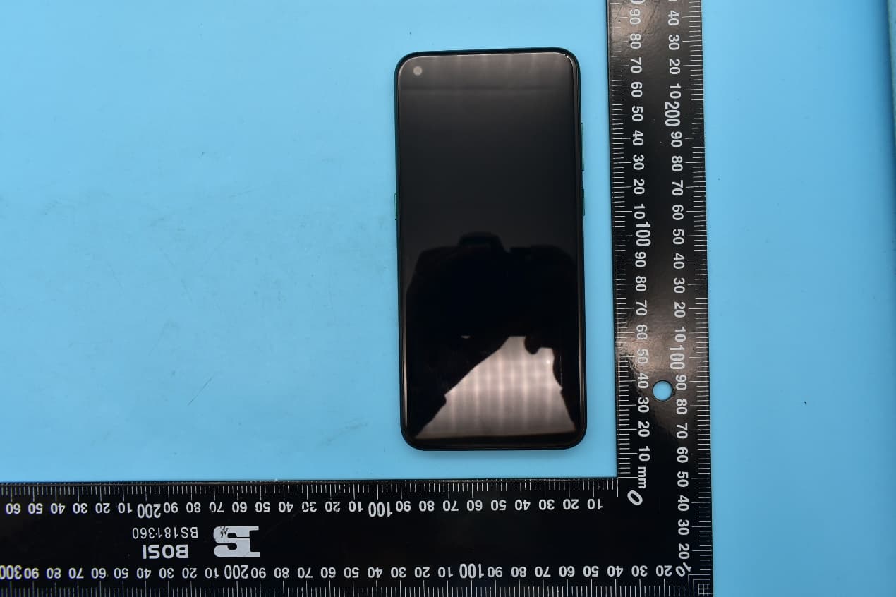 Smart Phone with Bluetooth, WiFi, GSM, WCDMA and LTE - FCC ID YHLBLUG71 - BLU Products, Inc. (5)
