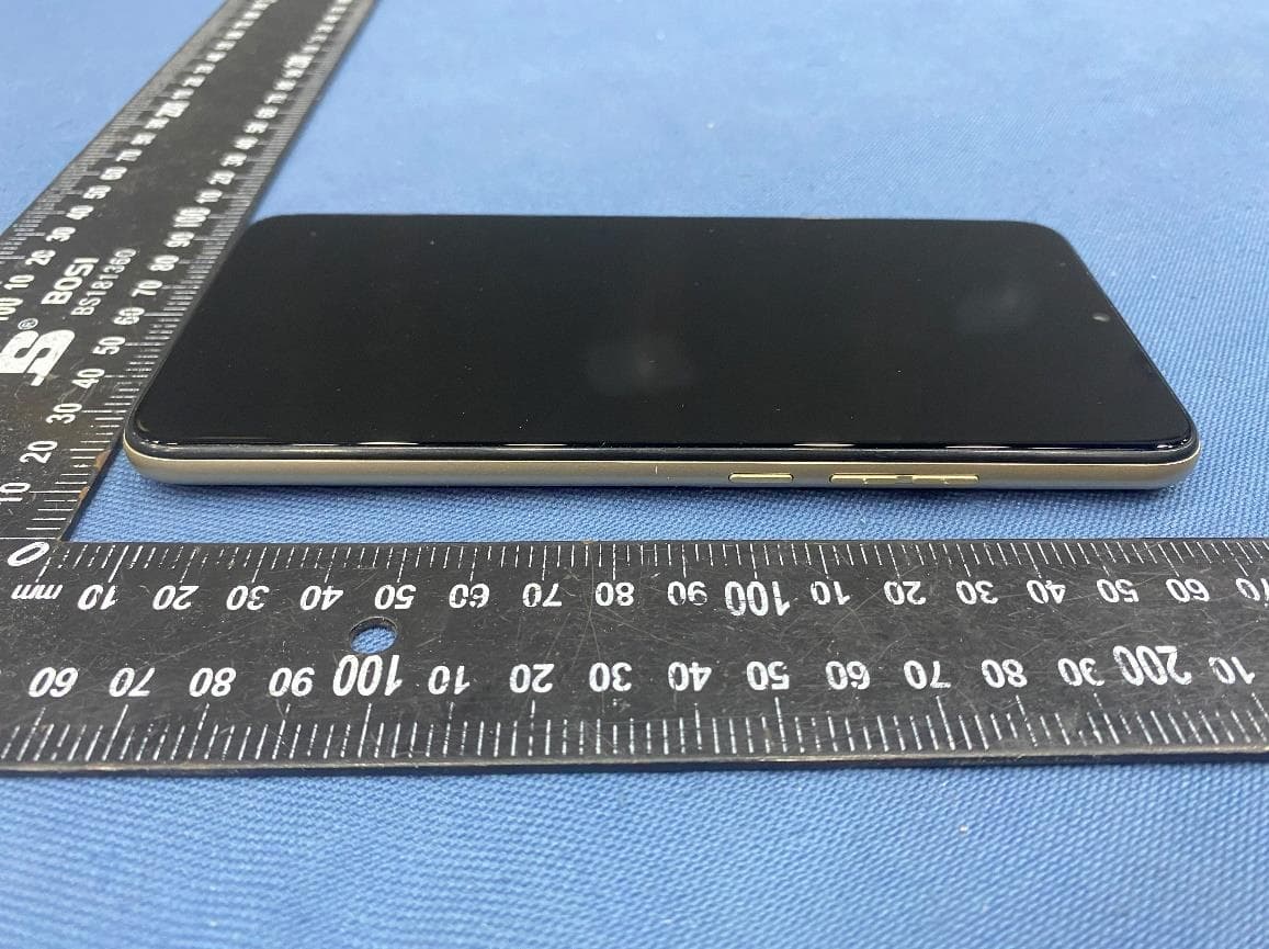 Smart Phone - FCC ID YHLBLUG72MX - BLU Products, Inc. (5)