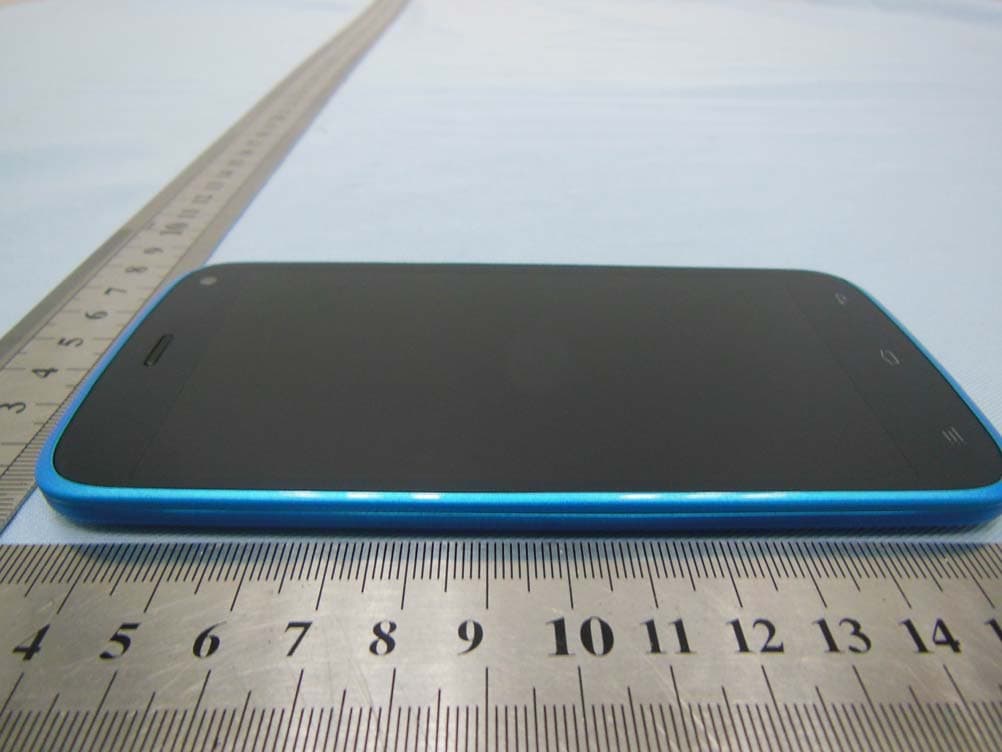 Mobile Phone - FCC ID YHLBLULIFEPLAY - BLU Products, Inc. (4)