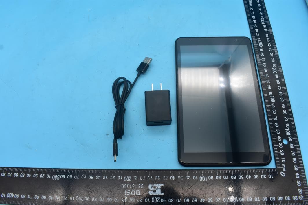 Tablet with GSM, WCDMA, LTE, WiFi and BT - FCC ID YHLBLUM8L22 - BLU Products, Inc. (2)