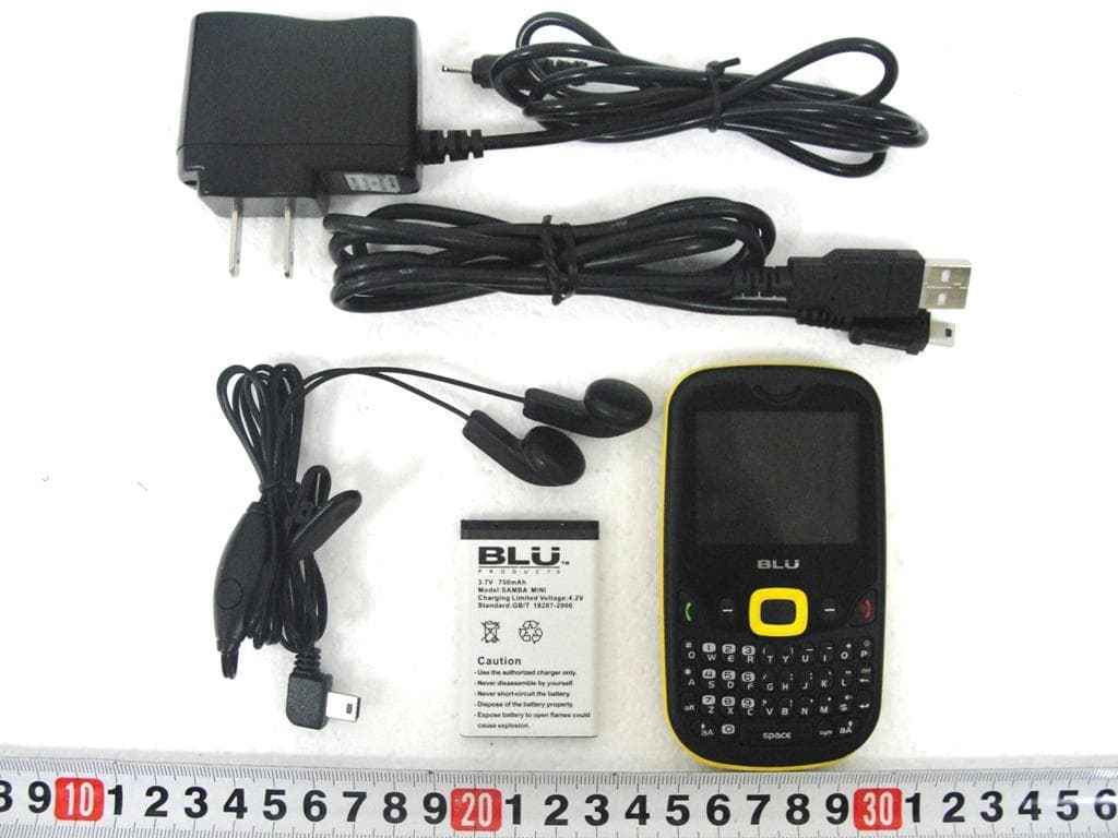 GSM mobile phone - FCC ID YHLBLUSAMBMN - BLU Products, Inc. (5)