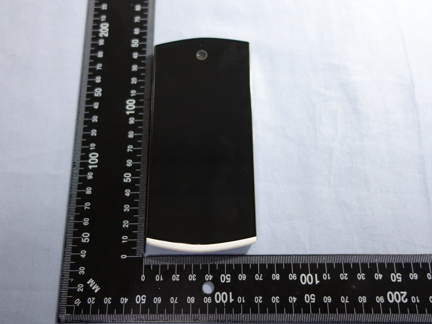 Smart Phone - FCC ID YHLBLUSELFIE - BLU Products, Inc. (3)