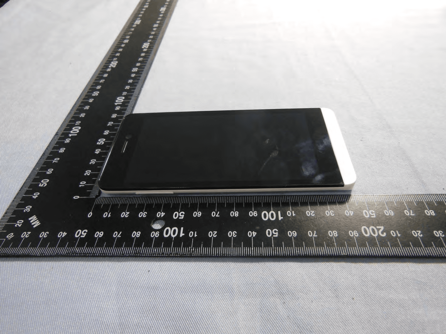 Smart phone - FCC ID YHLBLUST50LTE - BLU Products, Inc. (5)