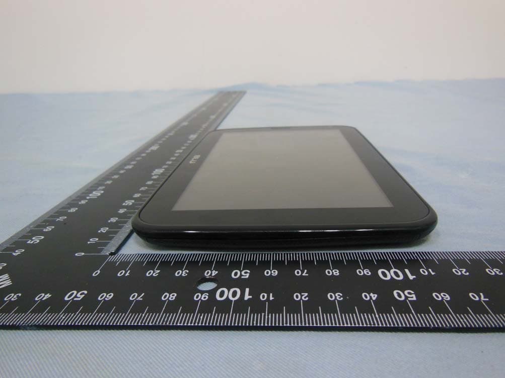 Tablet PC - FCC ID YHLBLUTB703G - BLU Products, Inc. (3)