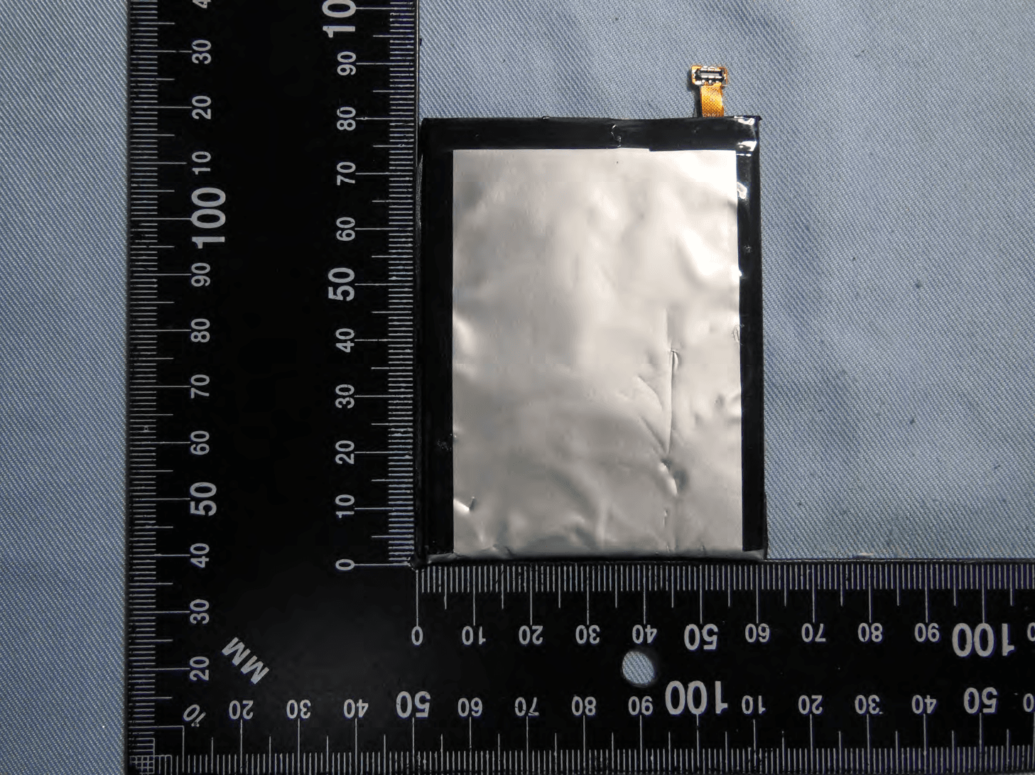 Mobile phone - FCC ID YHLBLUWINHDLTE - BLU Products, Inc. (3)
