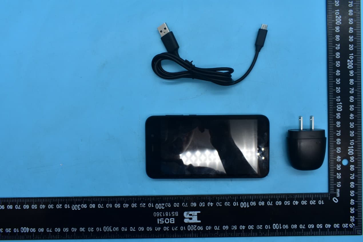 Smart Phone with GSM, WCDMA, LTE, WiFi and Bluetooth - FCC ID YHLBLUX10L - BLU Products, Inc. (5)