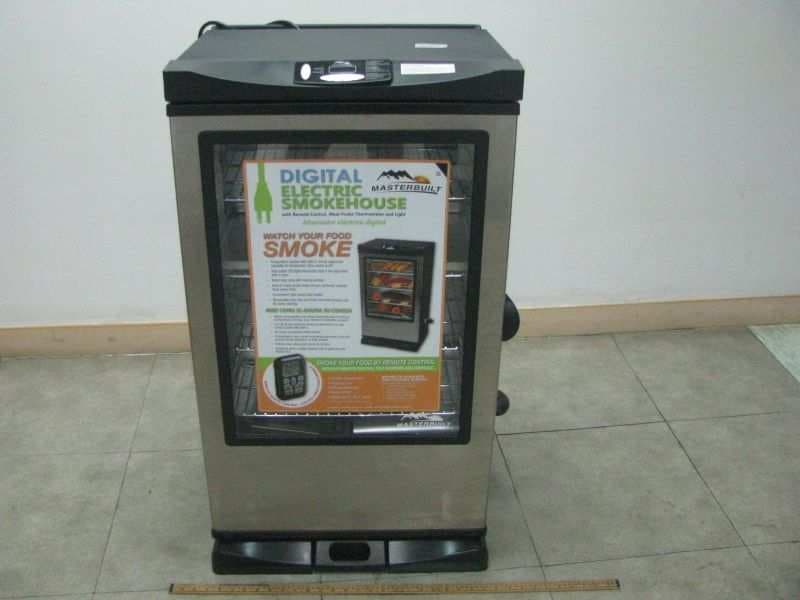 Electric Smoker with RF - FCC ID YHXESQ-3040C4 - Masterbuilt Manufacturing, LLC.
