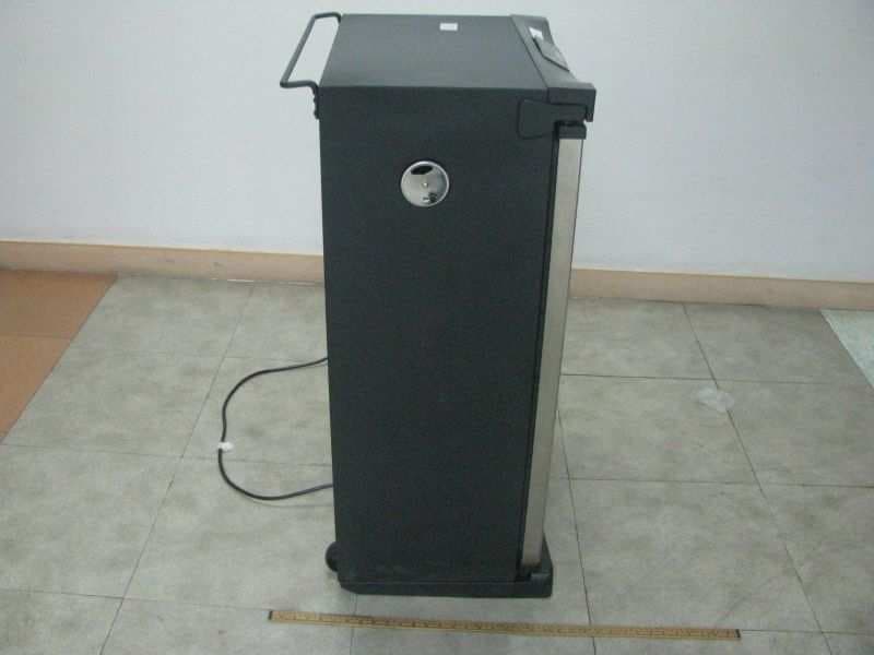 Electric Smoker with RF - FCC ID YHXESQ-3040C4 - Masterbuilt Manufacturing, LLC. (4)