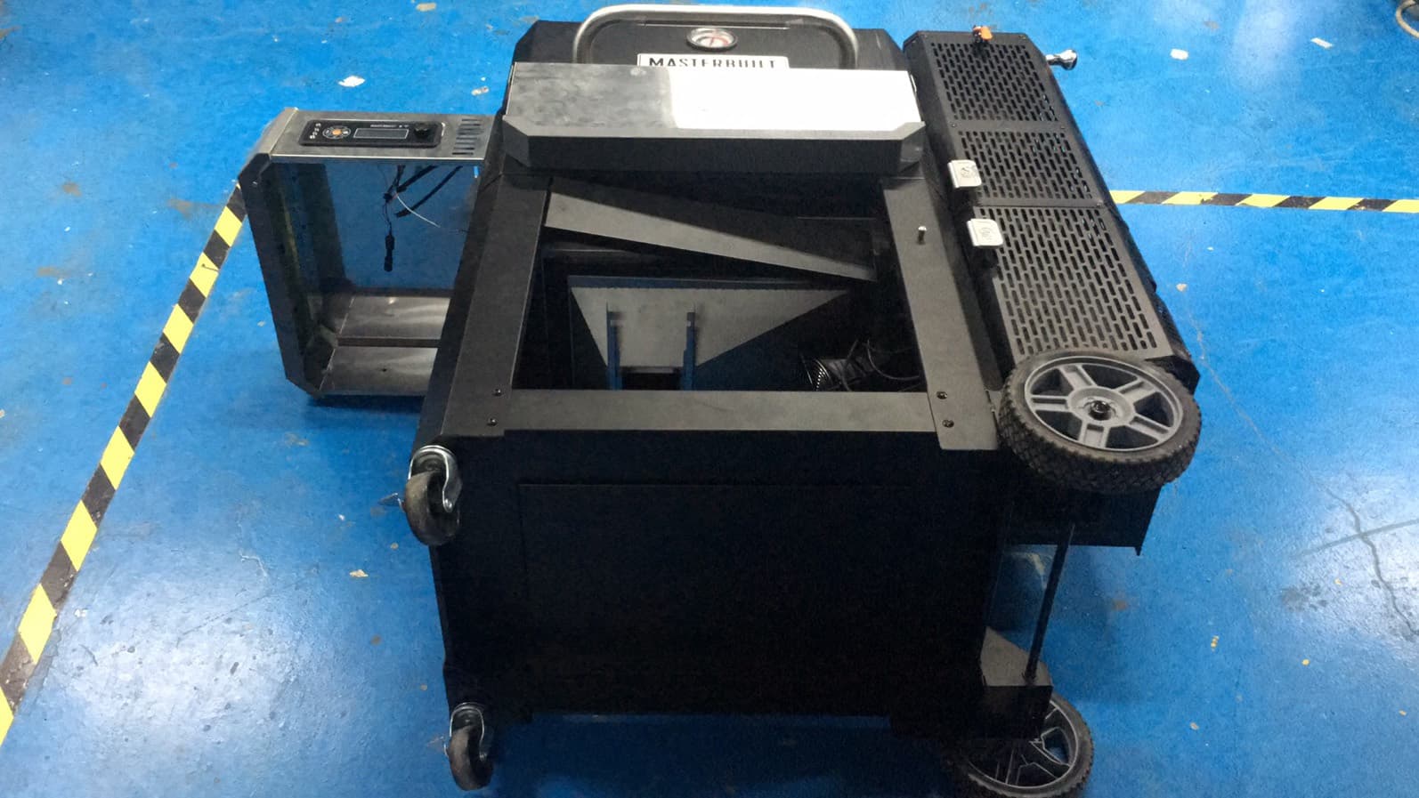 Digital charcoal Griddle+Grill+Smoker - FCC ID YHXMB20040221 - Masterbuilt Manufacturing, LLC. (5)
