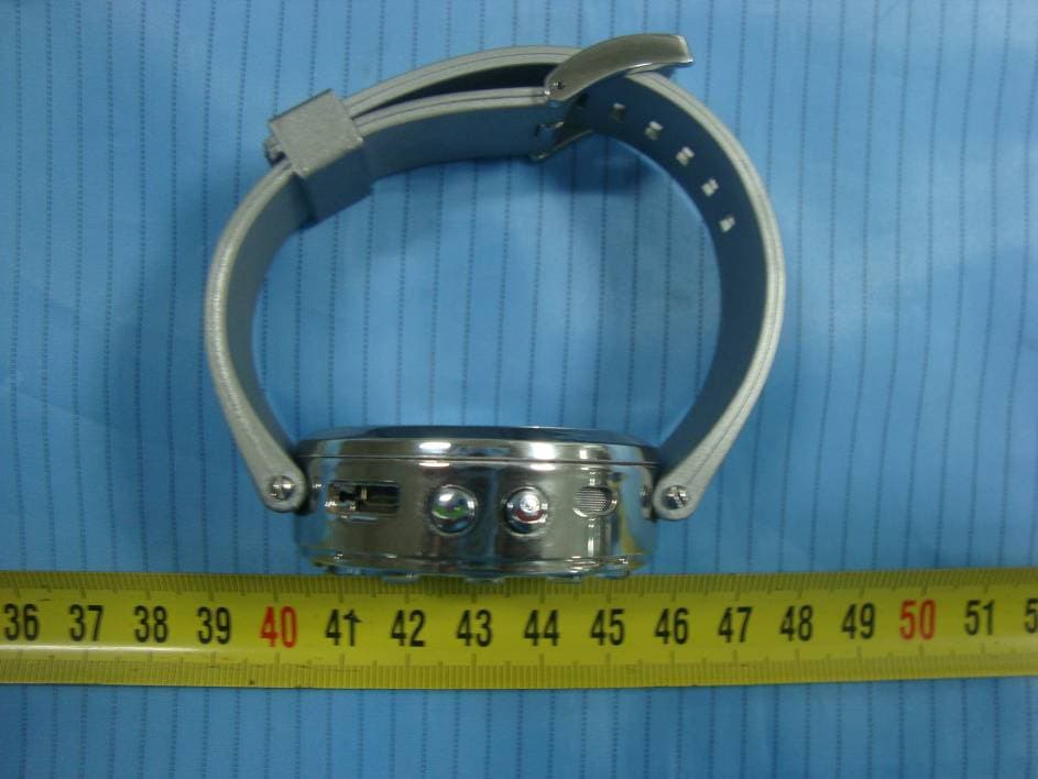 Watch Phone - FCC ID YIABURG6 - Burg Realisation HongKong Limited (4)
