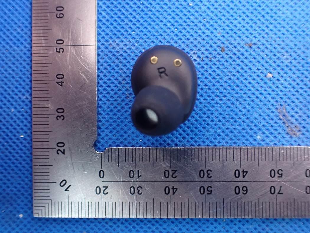 True Wireless Bluetooth Earbuds - FCC ID YILMH-807 - SHENZHEN CHENGYAN SCIENCE & TECHNOLOGY CO., LTD (4)