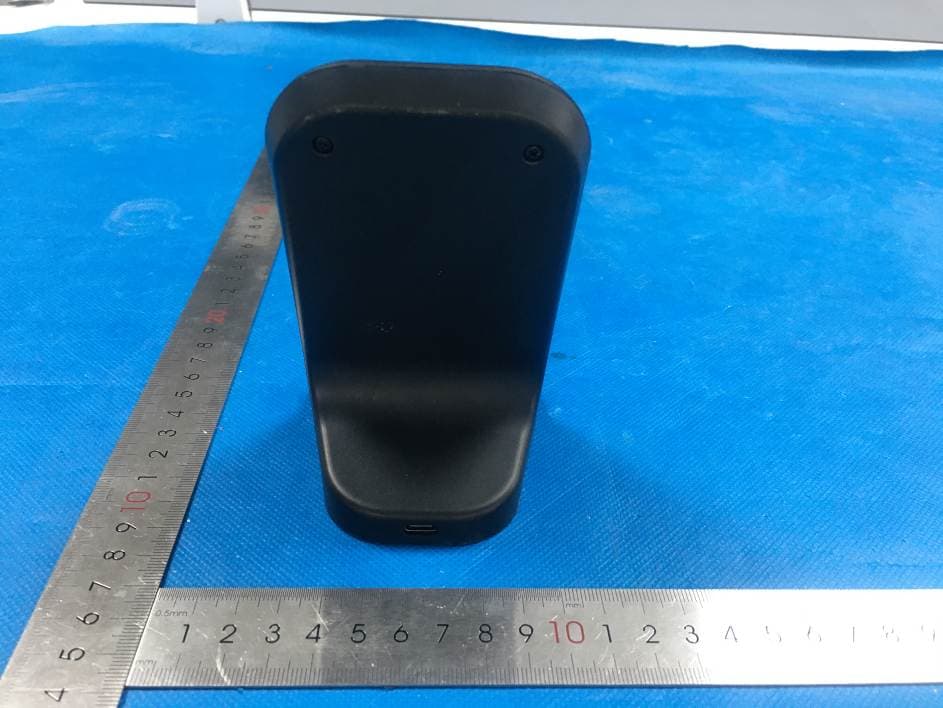 10W Fast Charge Wireless Charger Stand - FCC ID YJW-06348 - Superior communications . (2)