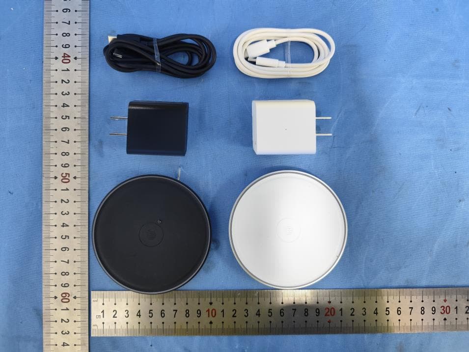 Premium Wireless Charger Black - FCC ID YJW-06679 - Superior communications .