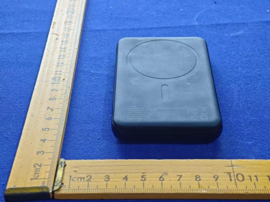 Power bank - FCC ID YJW-12572PL - Superior communications . (3)