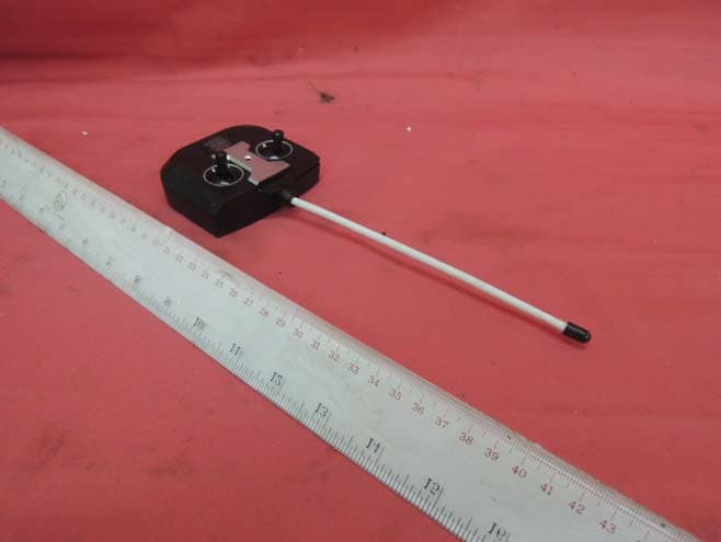 Blue Color Moon Thumper RC Car - FCC ID YKGMOONB - Mindscope Products Inc. (2)