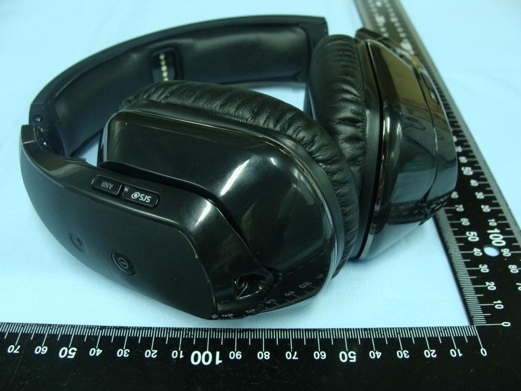 Active Noise Cancelling High Definition Headphone - FCC ID YLY-XVTHP200 - VIZIO (4)