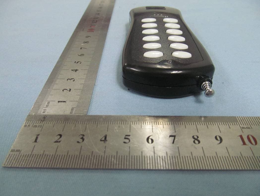 Remote Control Transmitter TCF200-12LN - FCC ID YMU-12LN - RFRemotech Company (2)