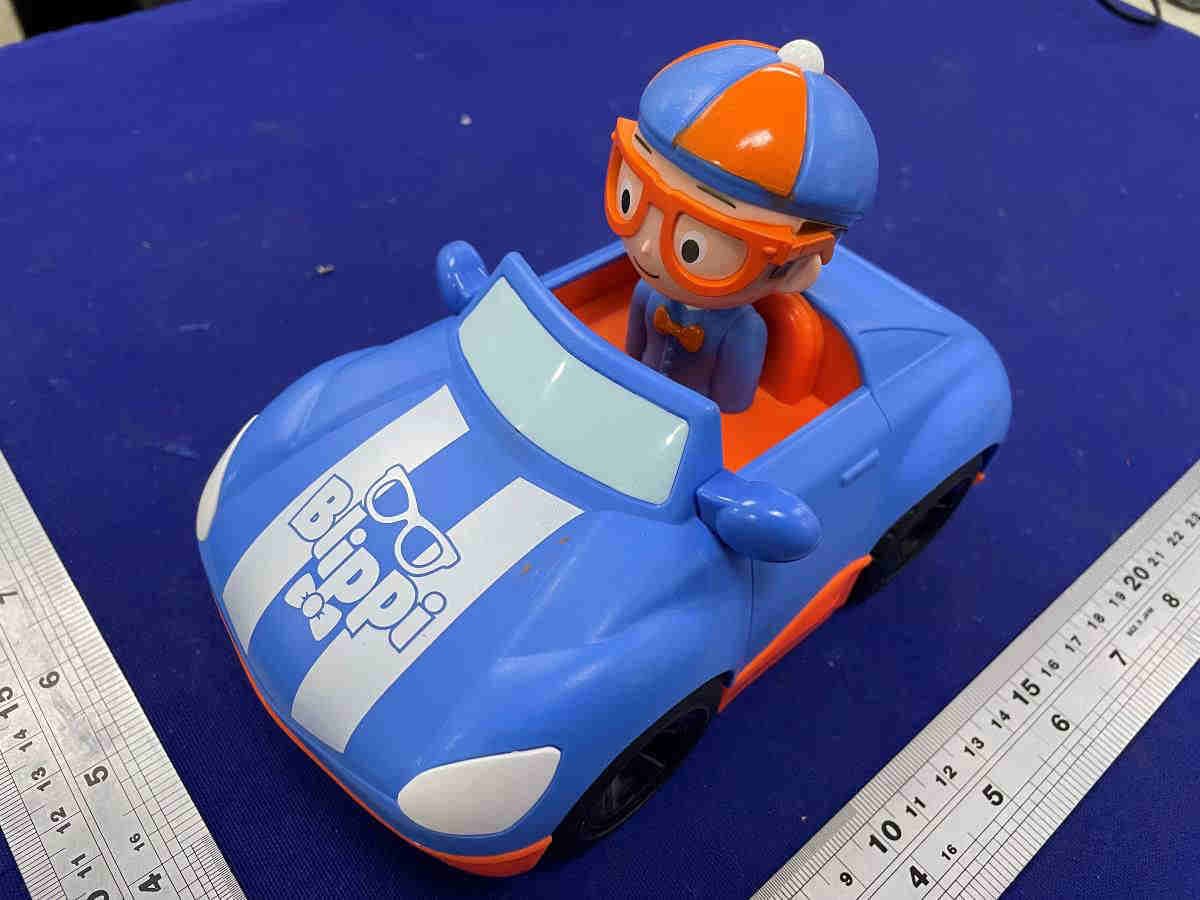 TBLP0139-BLP-Remote Control Vehicle (RC Racecar) - FCC ID YNIJAZWARES139 - Jazwares, LLC (2)