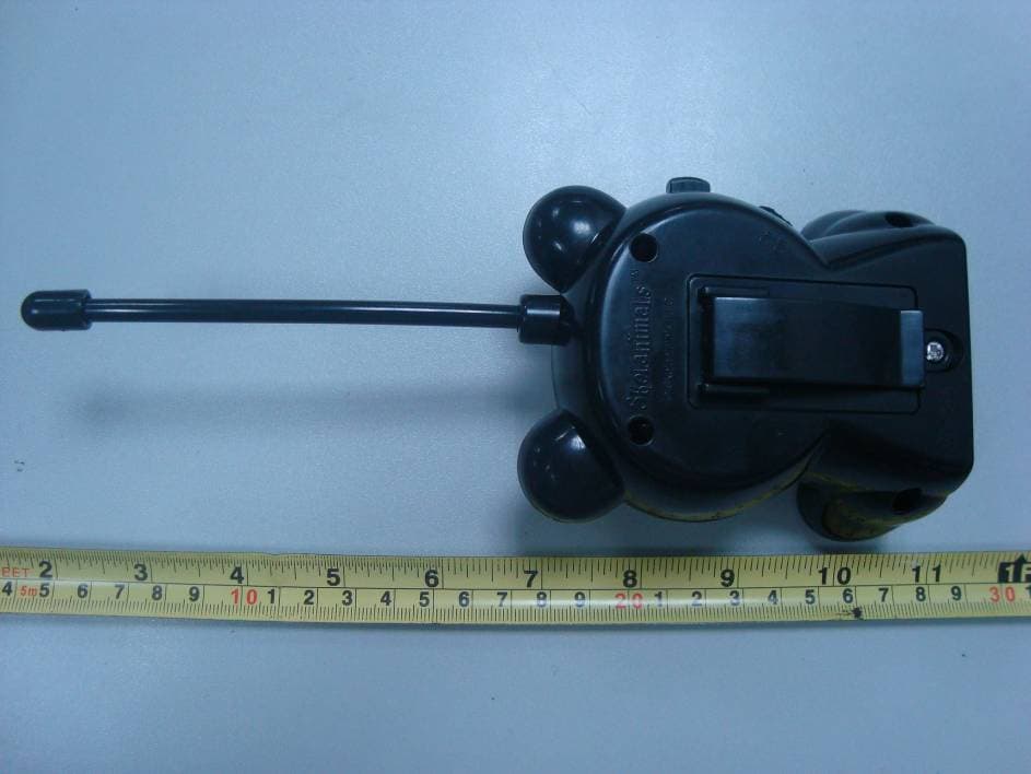 Skelanimals Walkie Talkie - FCC ID YNIJAZWARES38060 - Jazwares, LLC (2)