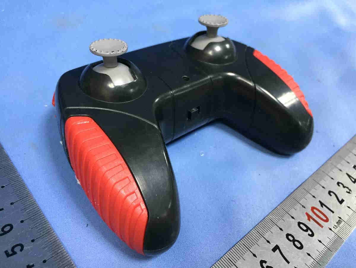 FNT0733 - FNT - Deluxe Feature Vehicle (RC Mudflap) - FCC ID YNIJAZWARES73A - Jazwares, LLC (3)