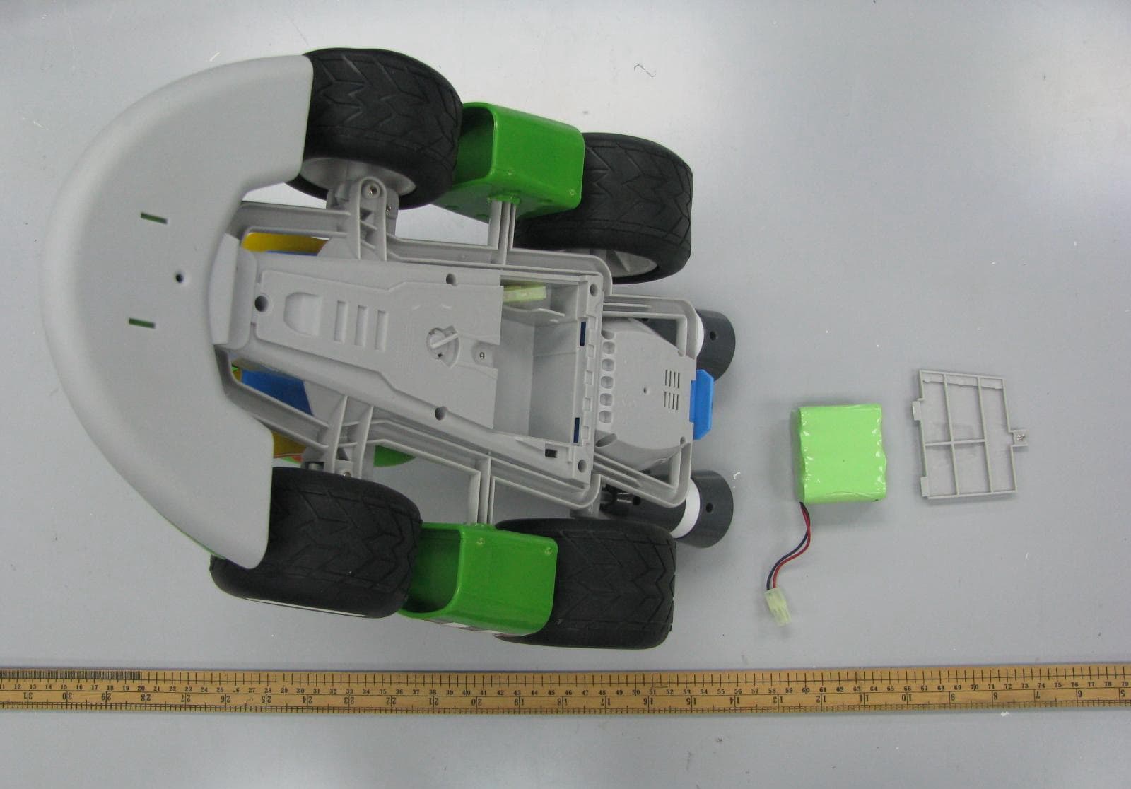 Radio Control Kart Large Mario - FCC ID YPS-GM98323920 - GOLDIE MARKETING PTY. LTD. (3)