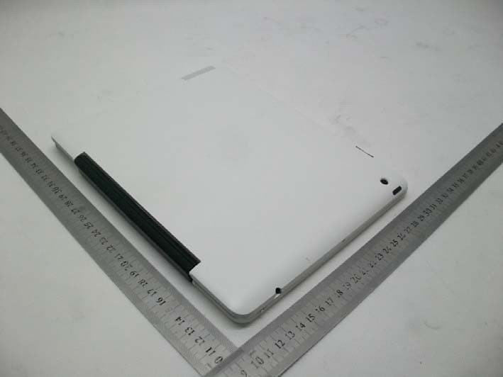 iPad Accessory with KB and BT Radio - FCC ID YUG-C31001 - CLAMCASE, LLC (2)
