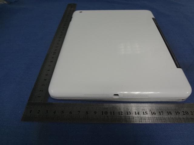 iPAD Accessory with KB and BT radio - FCC ID YUG-C51001 - CLAMCASE, LLC (3)