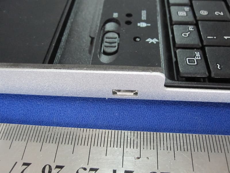 ZAGGmate with keyboard - FCC ID YW2-9701KB - Wagons Digital Co., Ltd.