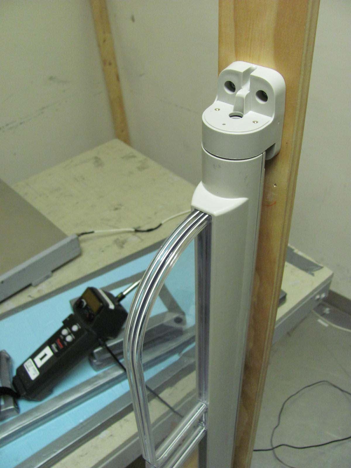 Security tags operating at 8.2 MHz - FCC ID YWZ-NANOGATERF - Checkpoint Systems, Inc. (2)