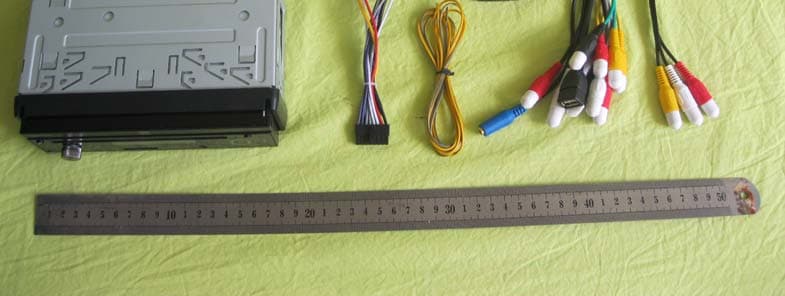 In-dash multimedia - FCC ID YZG-SDAFD - Shenzhen Autone-Tronic Technology Co., Ltd. (2)