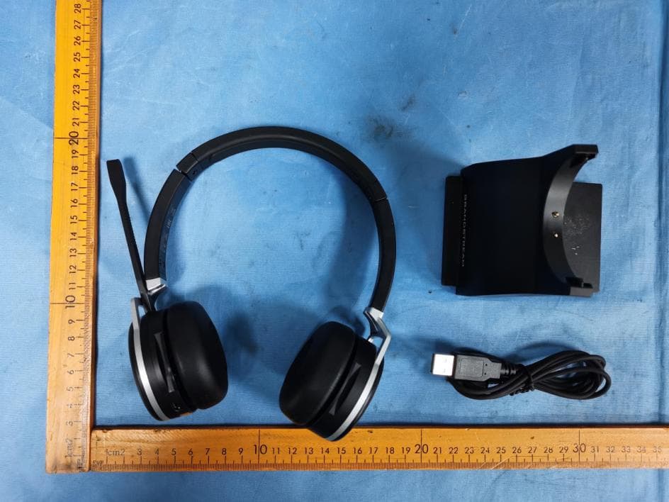 Wireless Bluetooth Headset - FCC ID YZZGUV3050V20 - Grandstream Networks, Inc. (2)