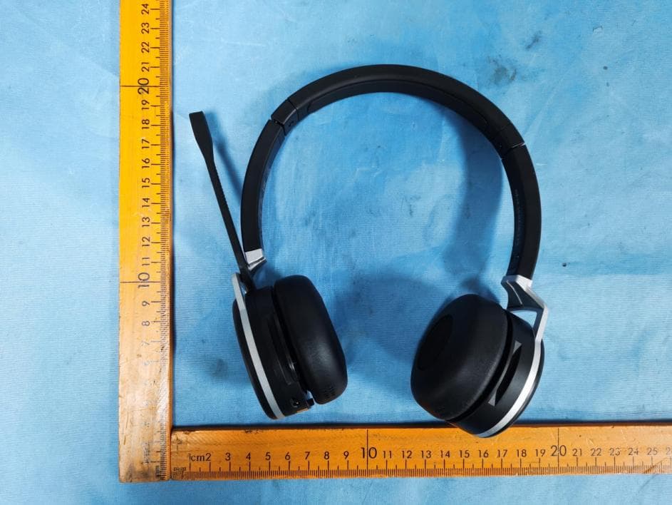 Wireless Bluetooth Headset - FCC ID YZZGUV3050V20 - Grandstream Networks, Inc. (3)