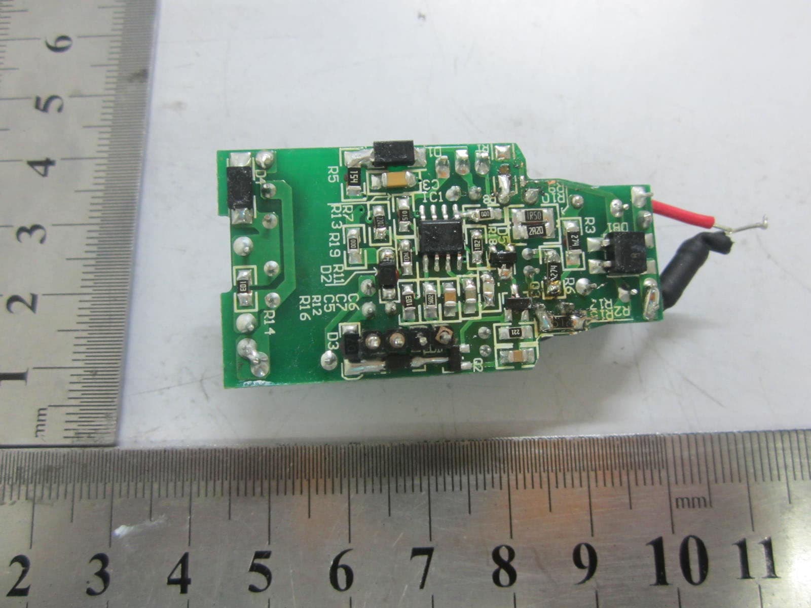 Self-Ballasted LED-lamps - FCC ID Z3M-GLA19147IAJNW - Greenwave Reality Inc.  d/b/a Greenwave Systems (4)