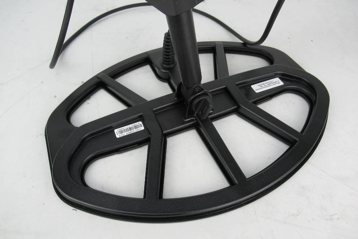 Metal detector supporting wireless audio, used for detecting buried metal objects - FCC ID Z4C-0054 - Minelab Electronics Pty Ltd (3)