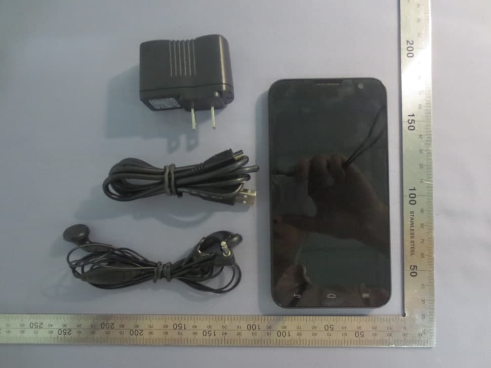 Smart phone - FCC ID Z5JREACH-Q887R - REACH Tech (Xiamen) Co., Ltd. (3)