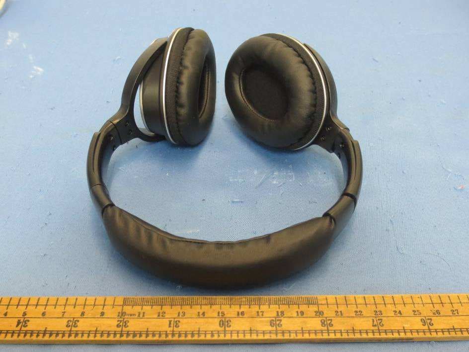 Bluetooth headset - FCC ID Z63-BT304BT307 - SHENZHEN AONI ELECTRONIC CO., LTD. (3)