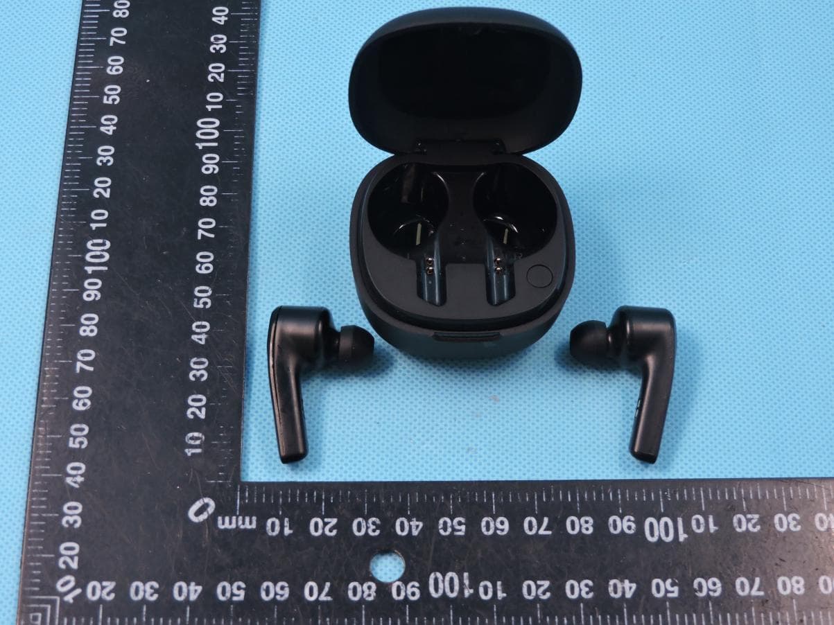 True wireless earbuds - FCC ID Z63-U0B219L - SHENZHEN AONI ELECTRONIC CO., LTD. (2)