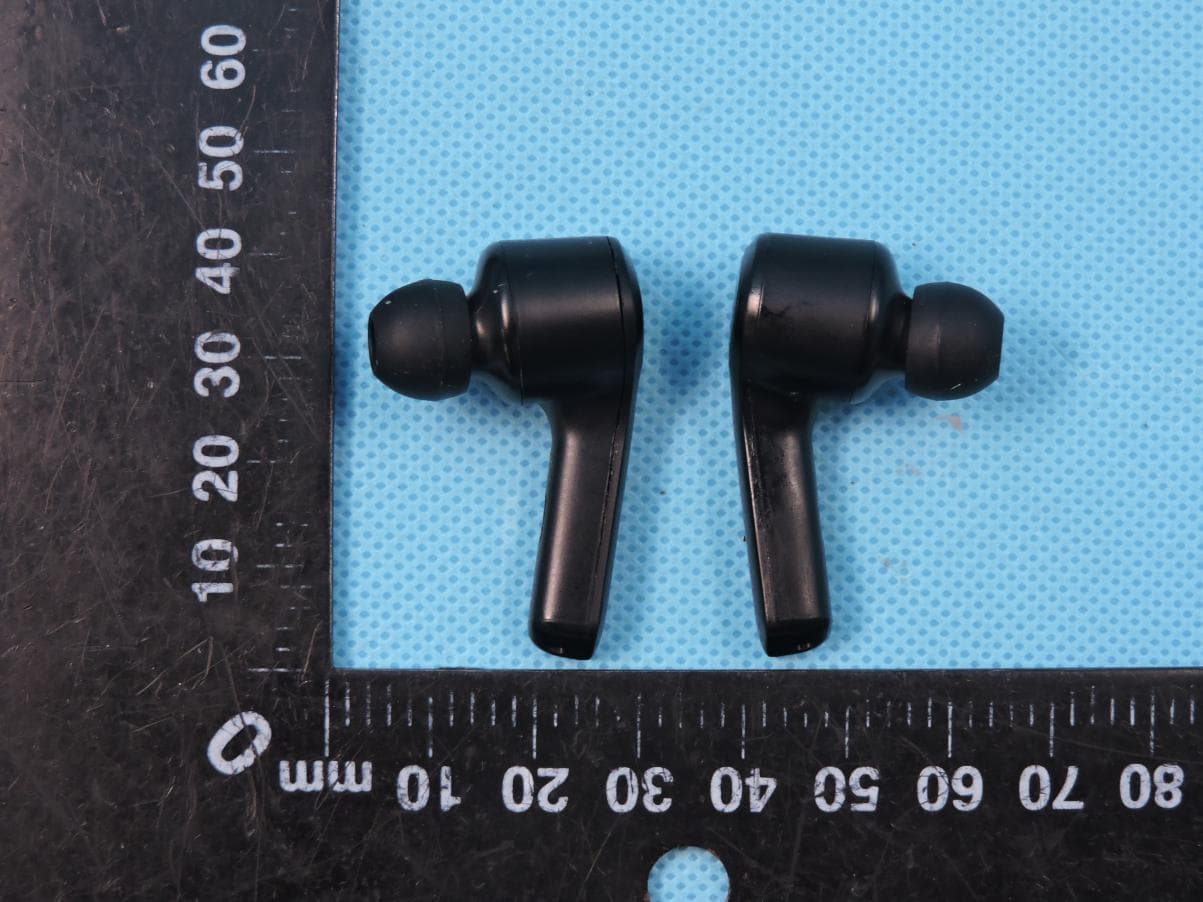 True wireless earbuds - FCC ID Z63-U0B219R - SHENZHEN AONI ELECTRONIC CO., LTD. (4)