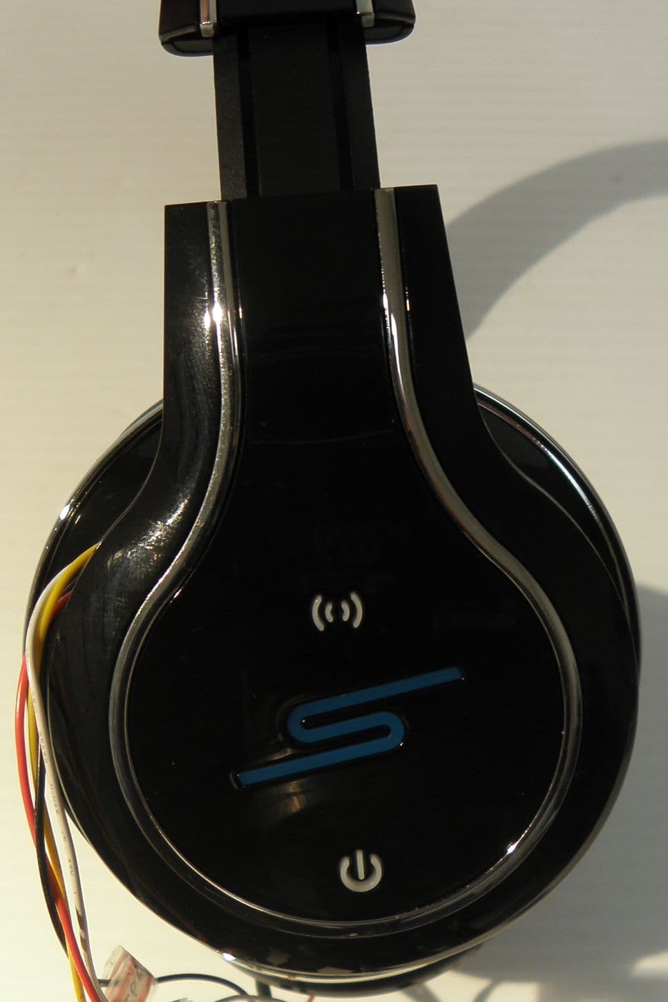 Wireless audio headphones - FCC ID Z6J-SMS001H - SMS Audio (3)
