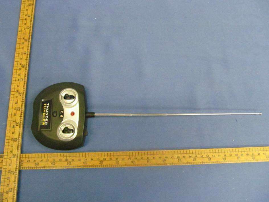 Toy RC Monster Spinning Car - FCC ID Z6QFL09527 - GUANGDONG FEILUN TECHNOLOGY INDUSTRIAL CO., LTD. (3)