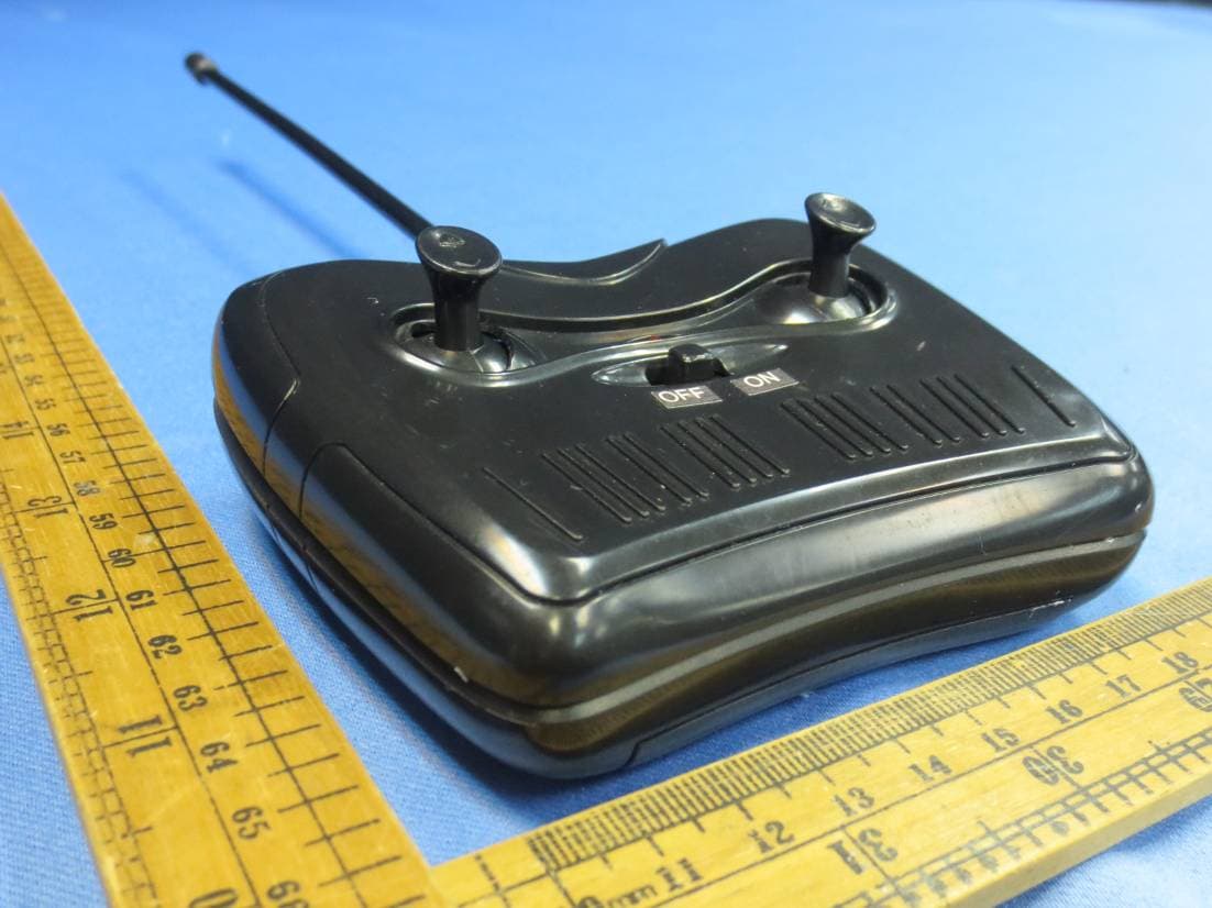 Toy RC Fighting Robot - FCC ID Z6QFLFR00149 - GUANGDONG FEILUN TECHNOLOGY INDUSTRIAL CO., LTD. (2)